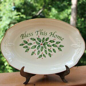 Lennox Christmas decor